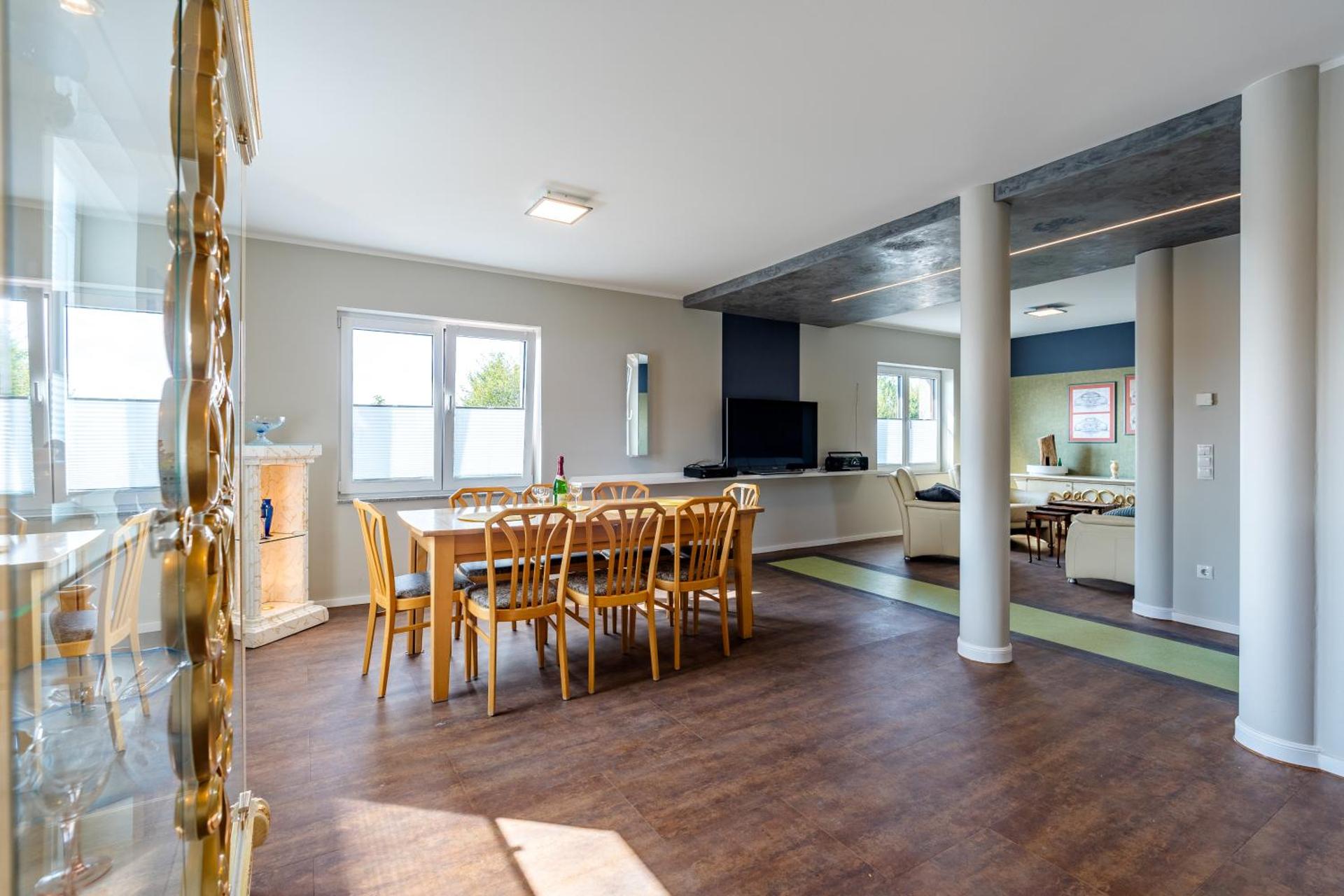 Communal lounge/ TV room