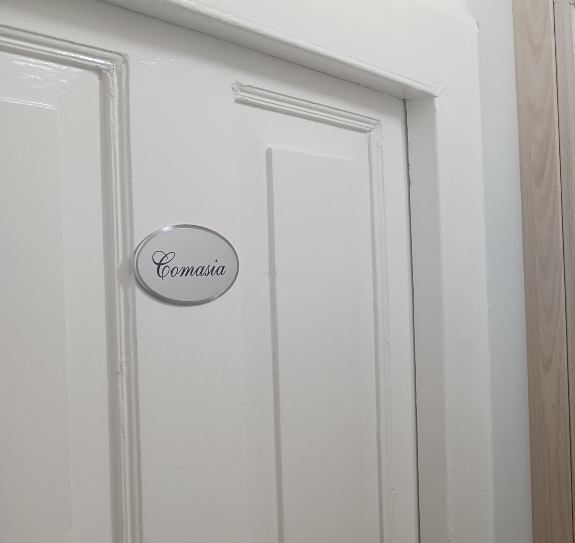 ROOMS 69- Appartaments Francesca e Comasia