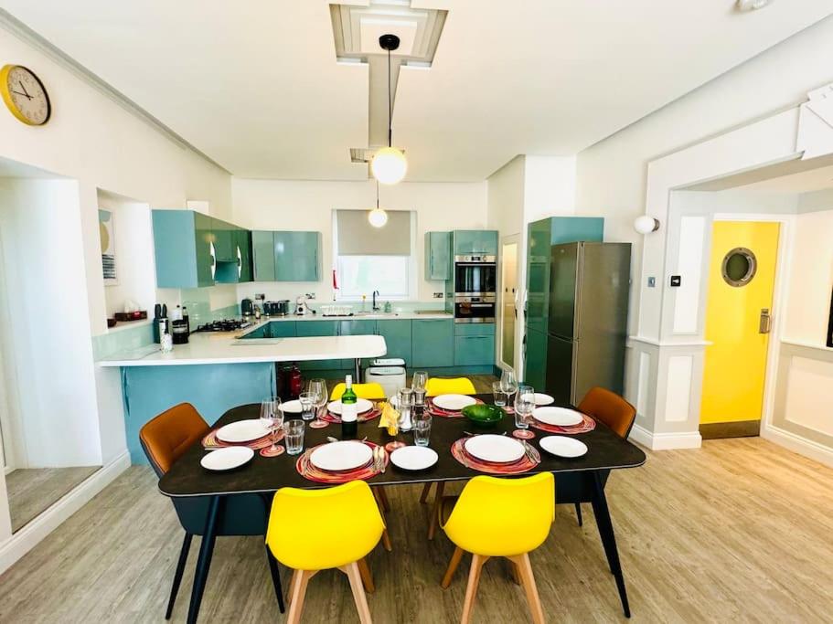 New Waverleys Retreat Stunning Loft Style Ventnor