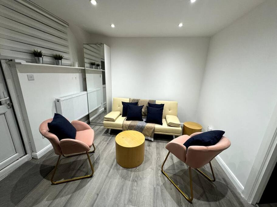 Great 3 bedrooms Flat in Clapham