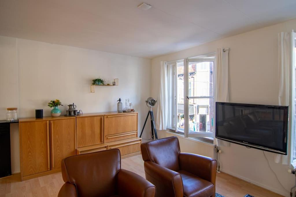 Centre Hilversum, 20 minutes train to Amsterdam