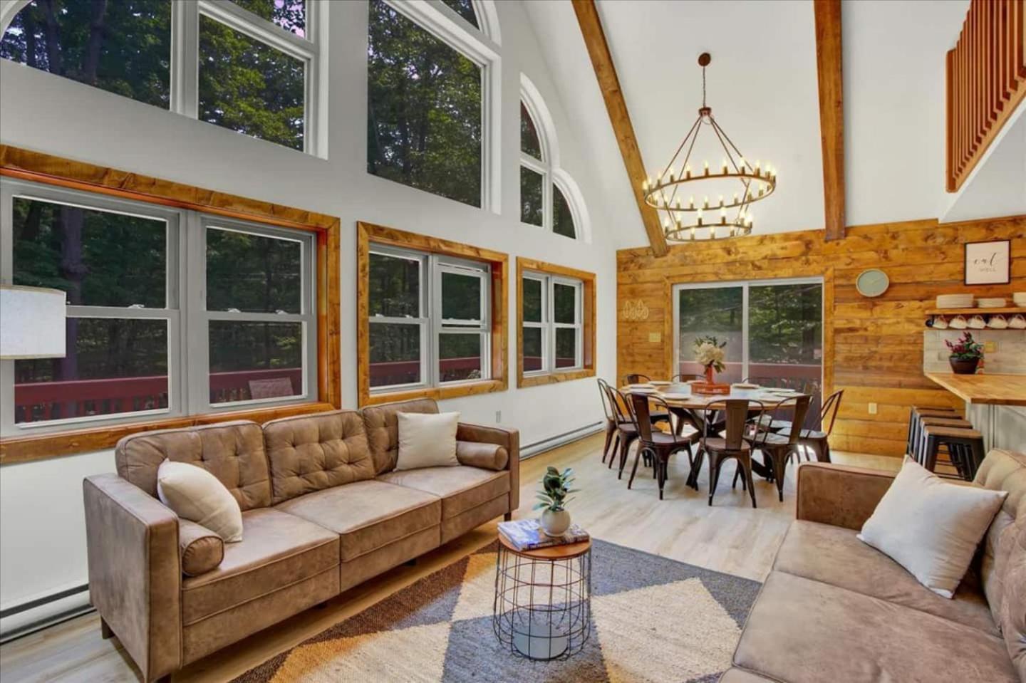 Chalet Lake, Movie Theater, Hot Tub, Arcade