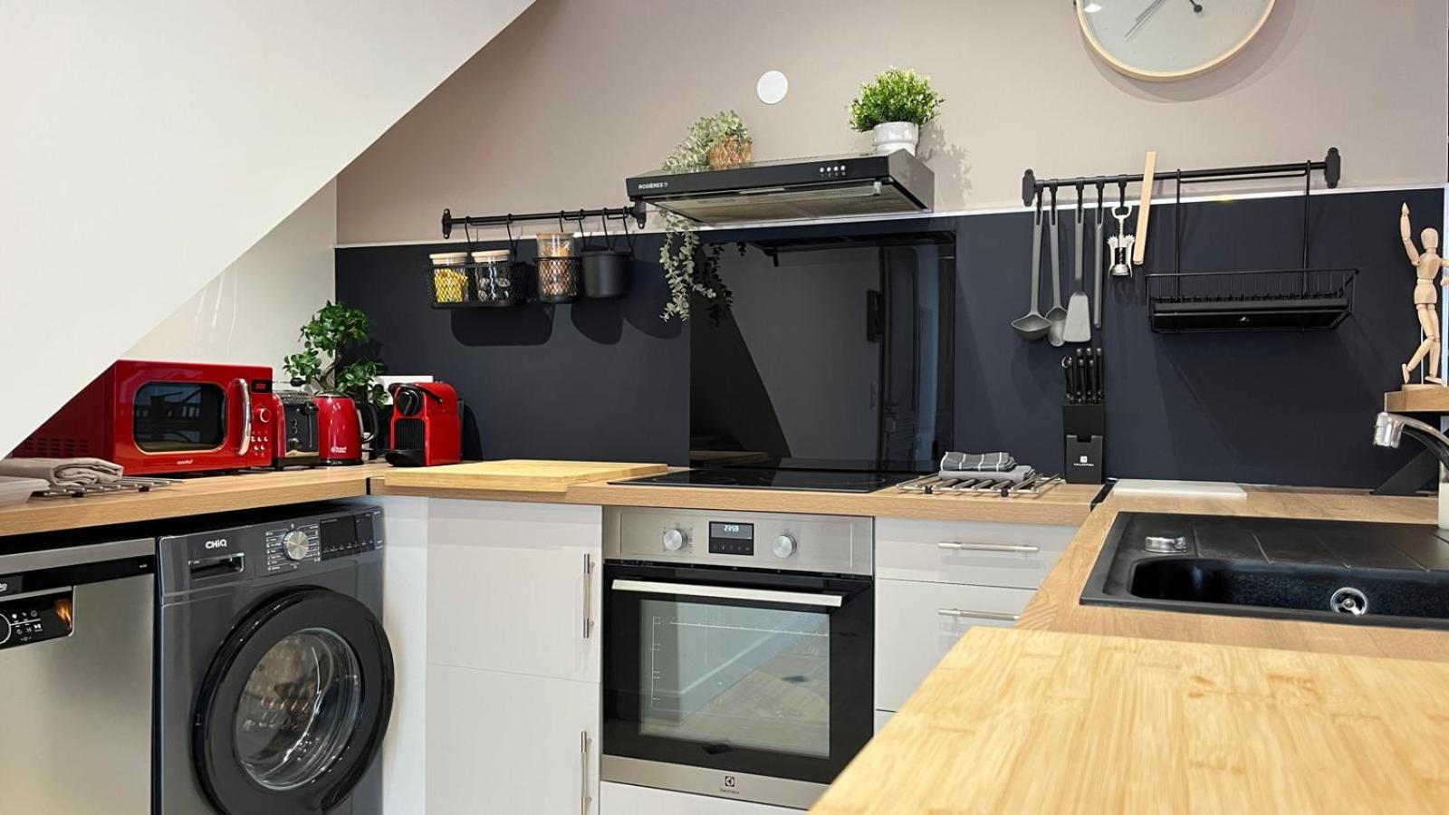 Kitchen or kitchenette