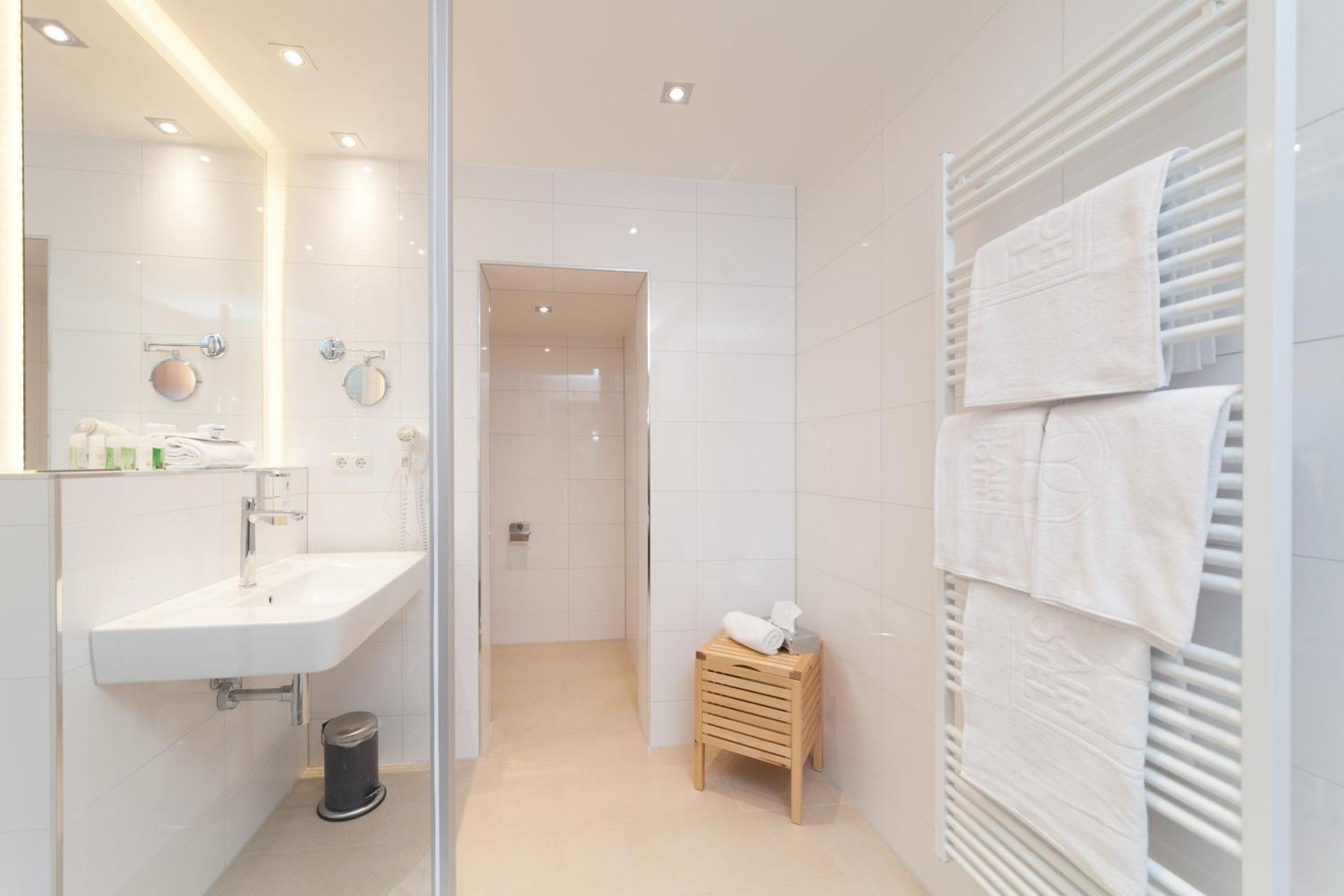 Junior Suite with Garden View