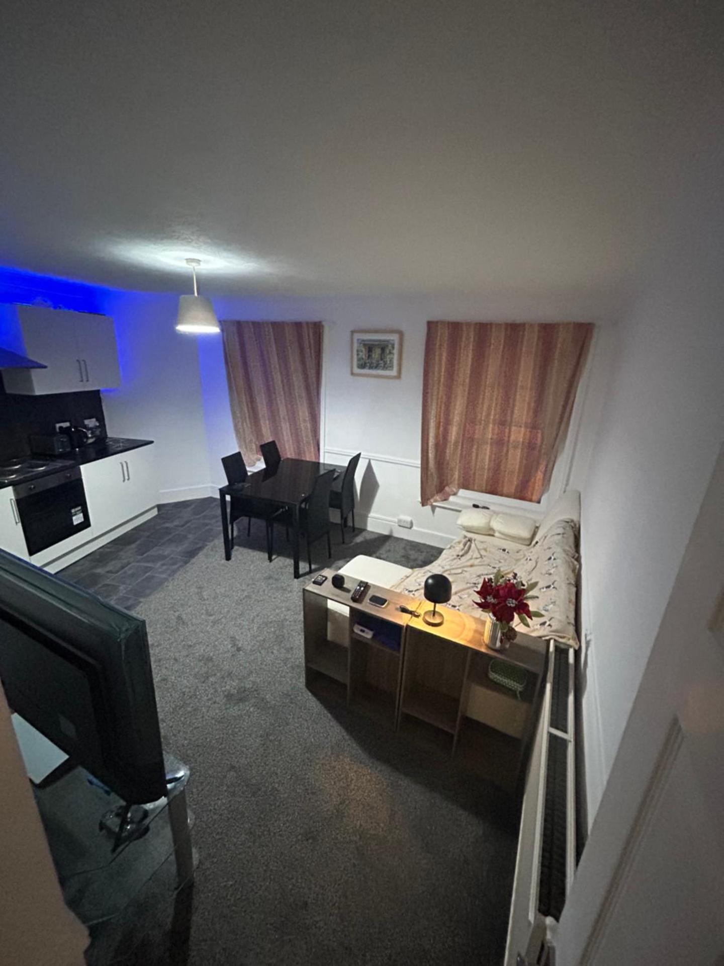 2 Bedroom Apartments