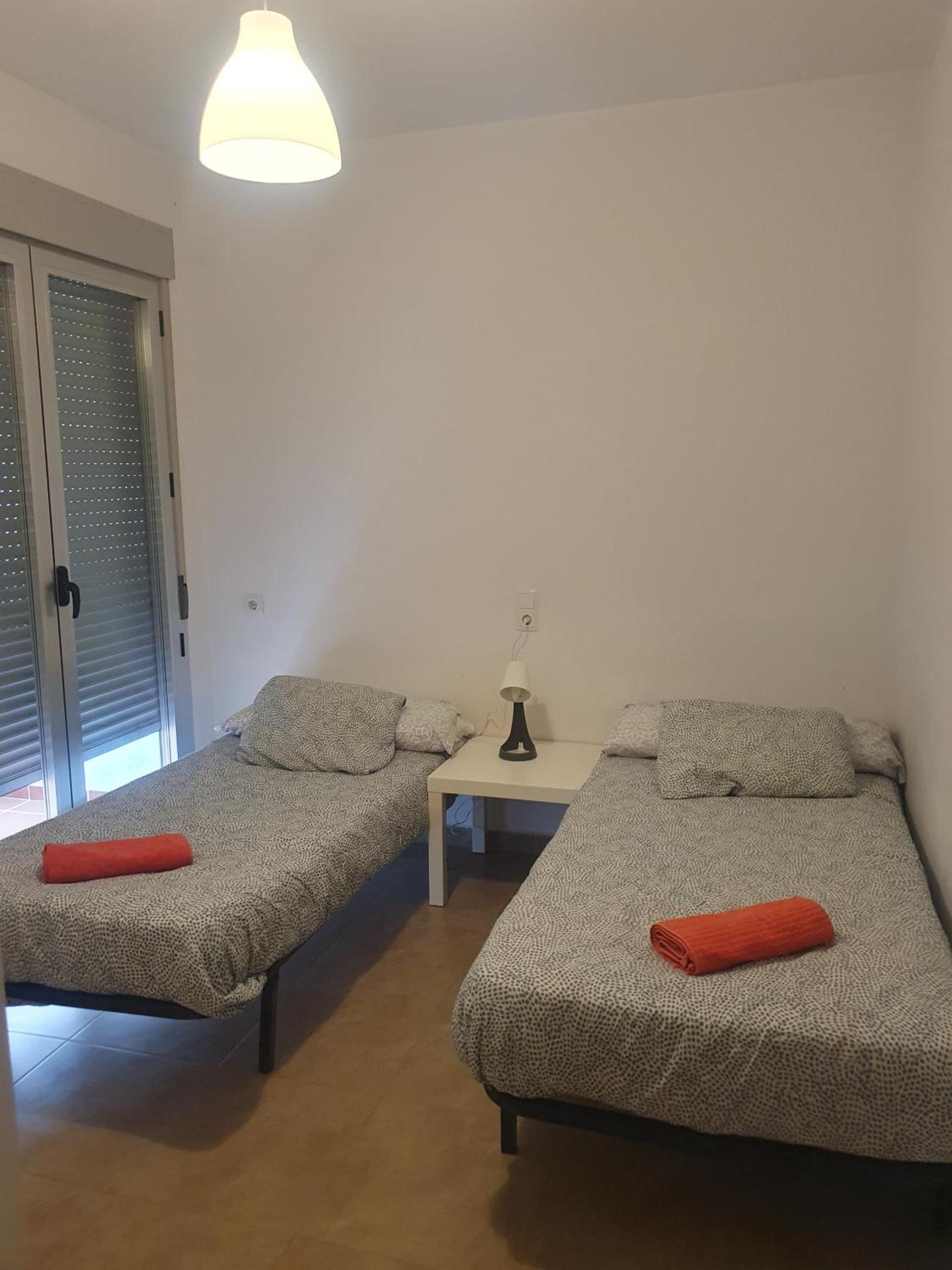 PISO CENTRICO CON GARAJE en Hellin