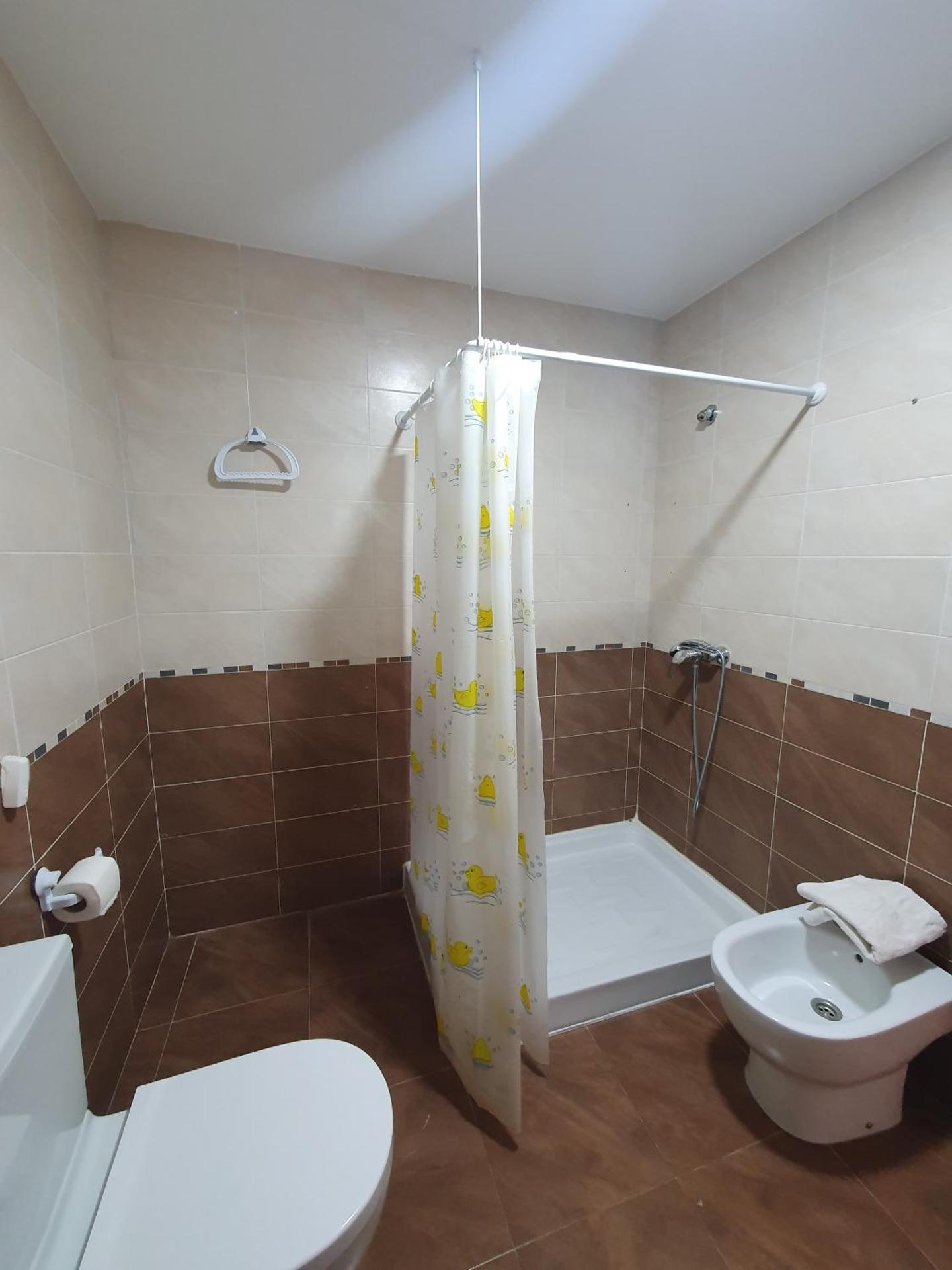 PISO CENTRICO CON GARAJE en Hellin