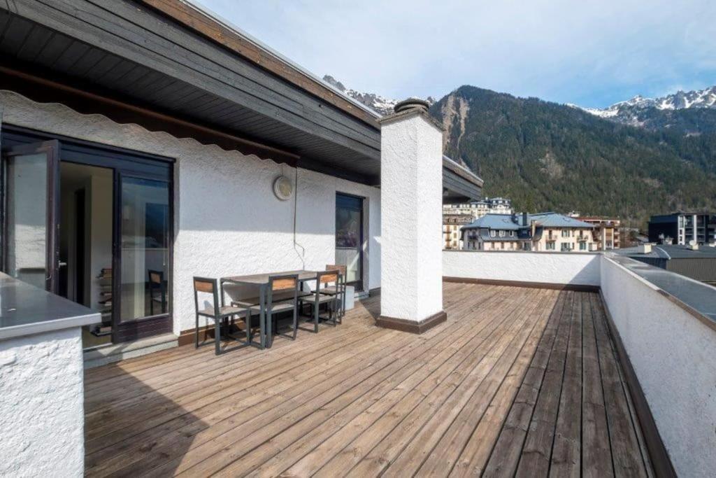 Two bedroom apartment, Hypercenter, terrace Mont Blanc, parking