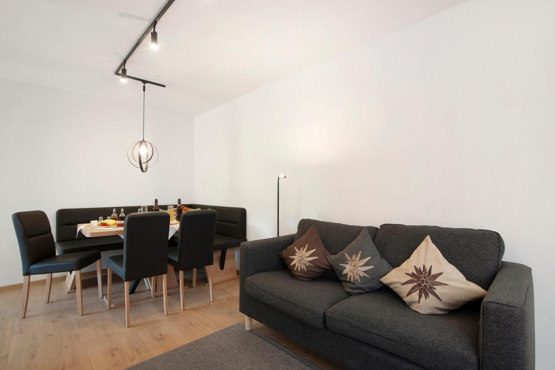 Two-Bedroom Deluxe Apartment with Garden View