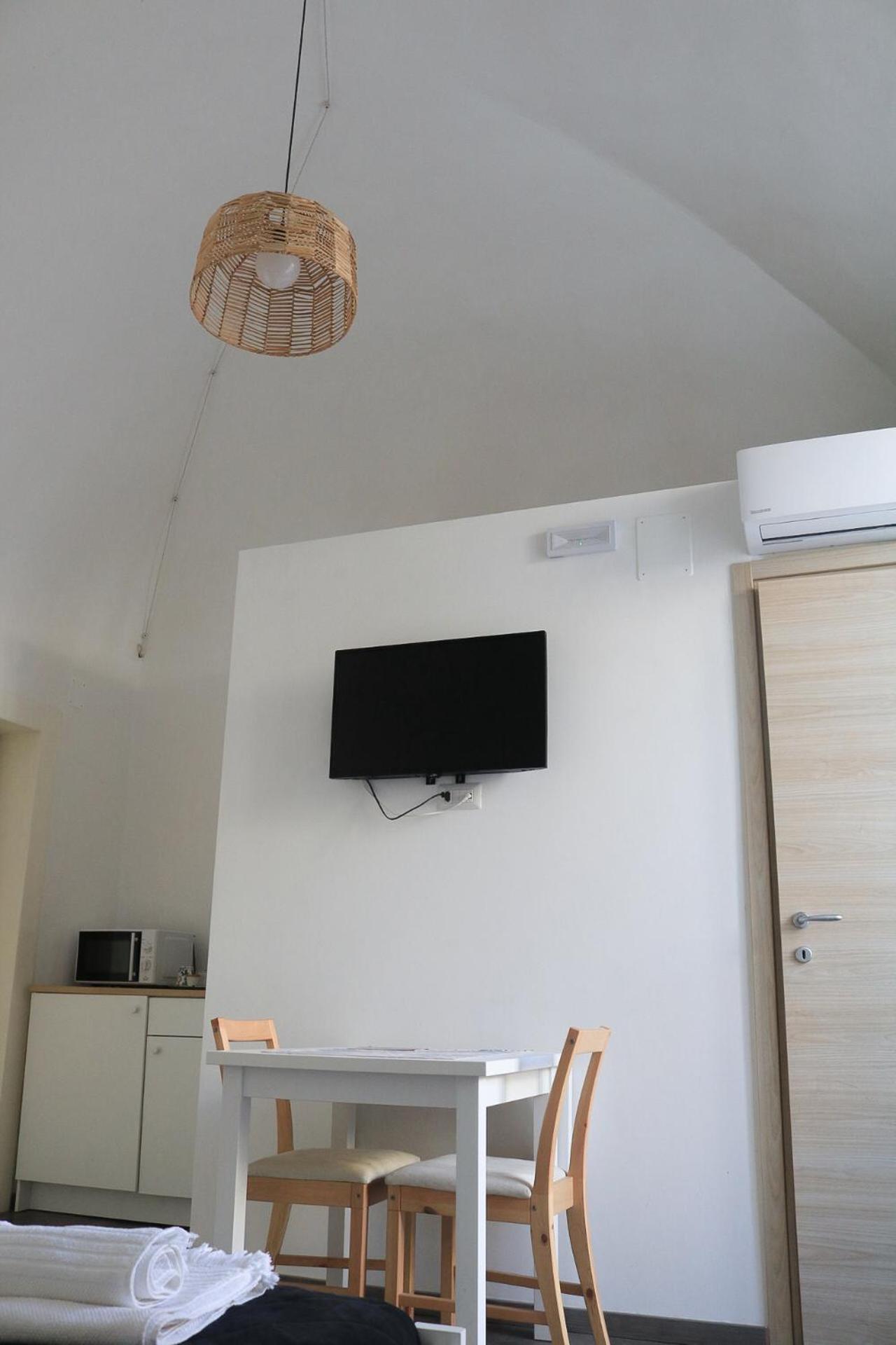 ROOMS 69- Appartaments Francesca e Comasia