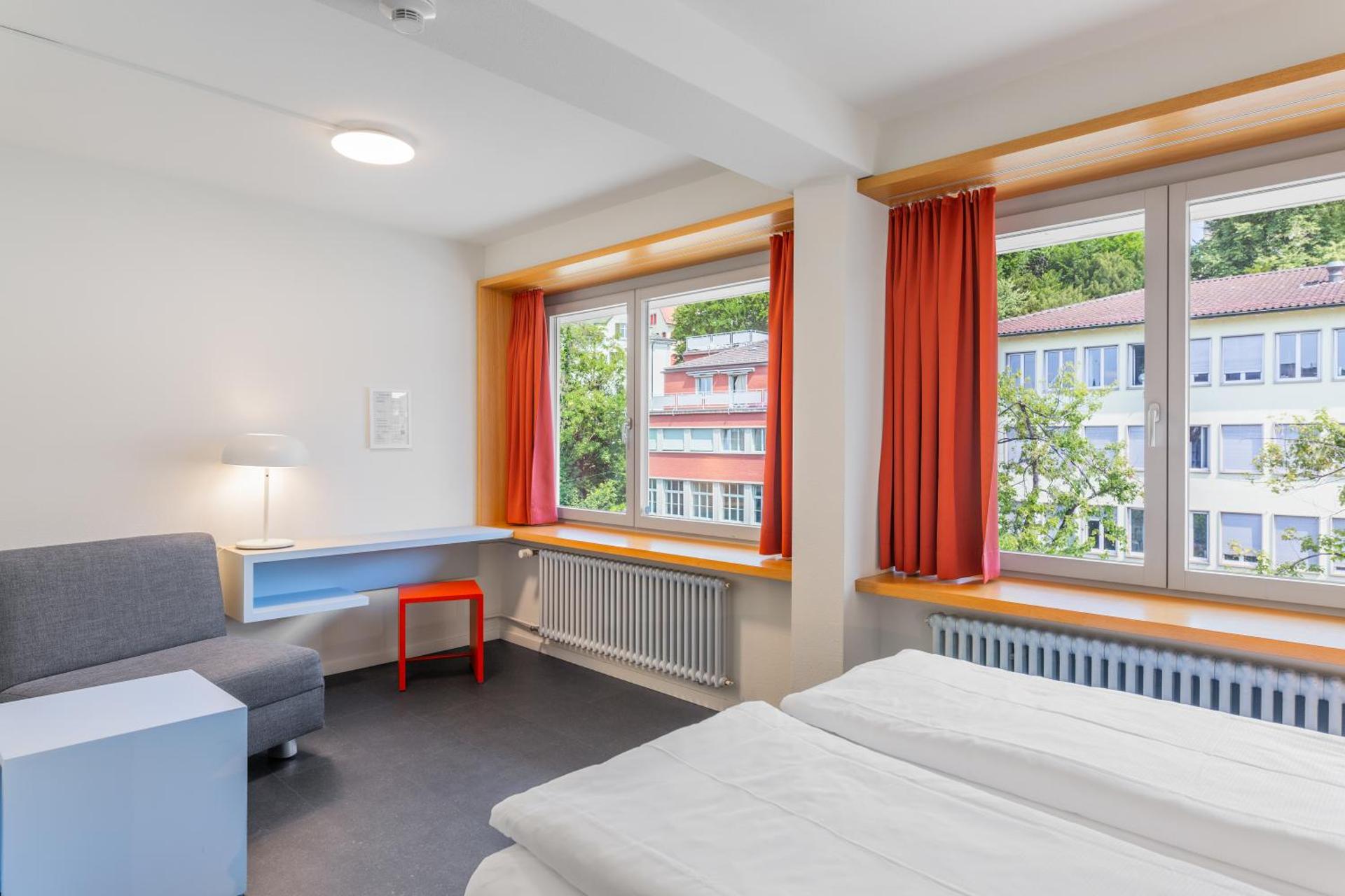 Hotel Marta - 1950's architecture in Zurich's vibrant old town, near main station