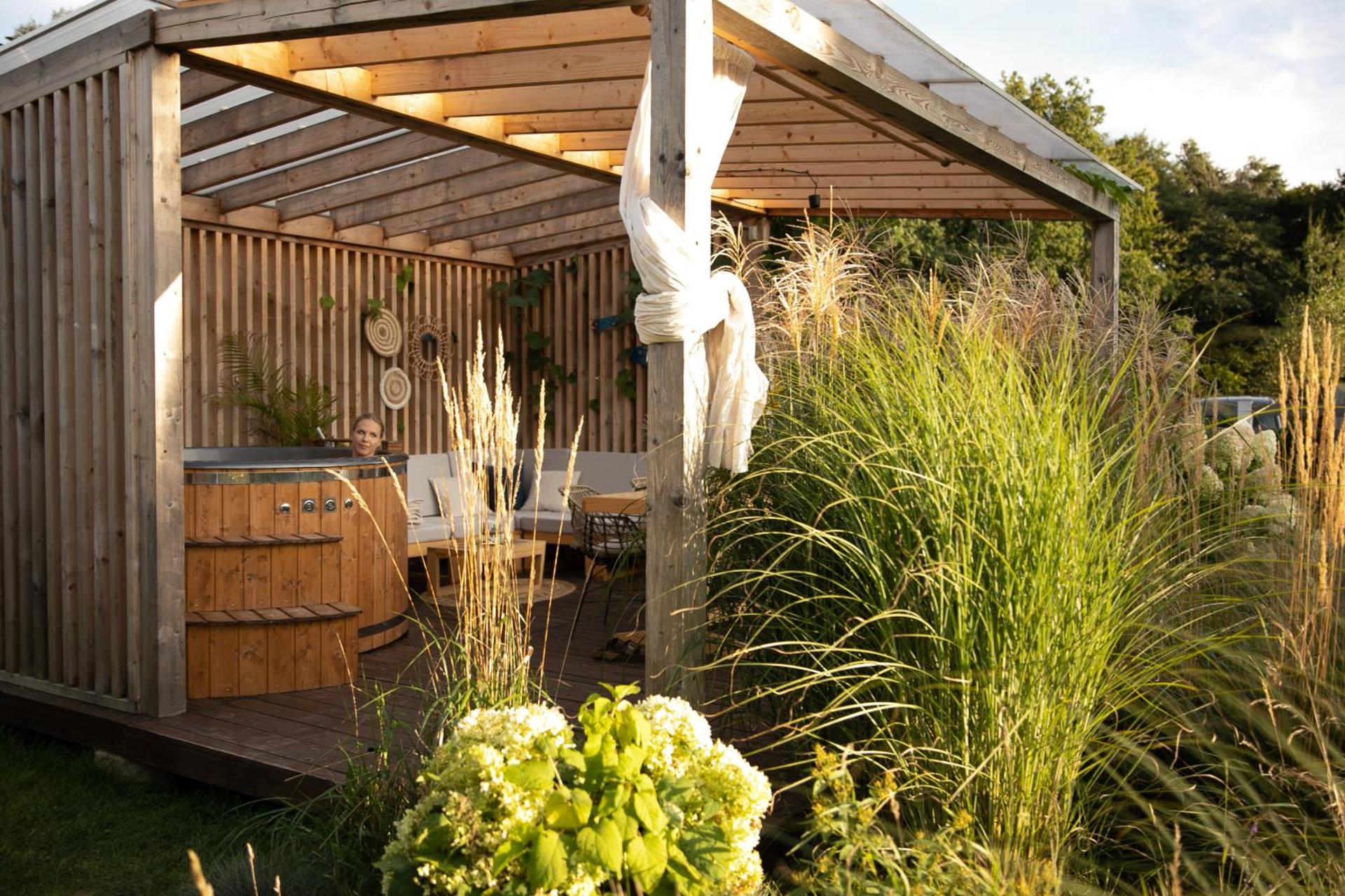 Morski Klimat Sasino domki z balią i kominkiem