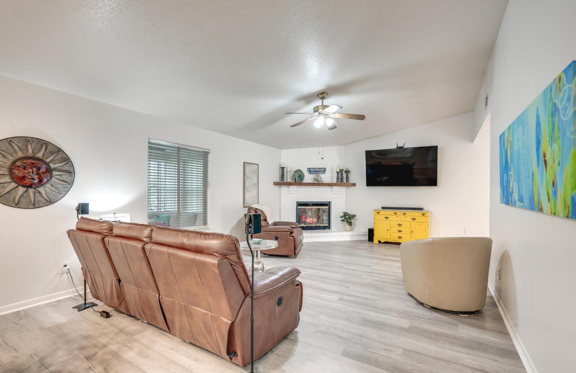 Heated Pool and 4-in-1 Grill Spring Hill Haven!