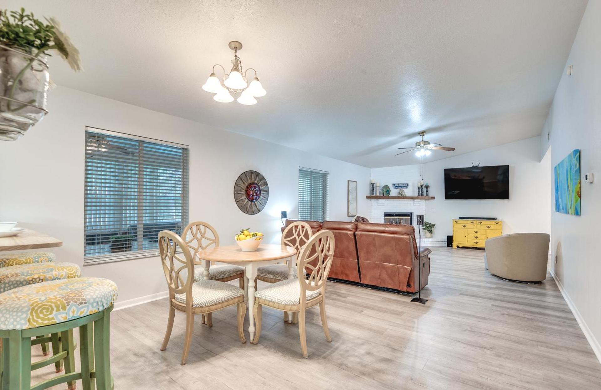 Heated Pool and 4-in-1 Grill Spring Hill Haven!