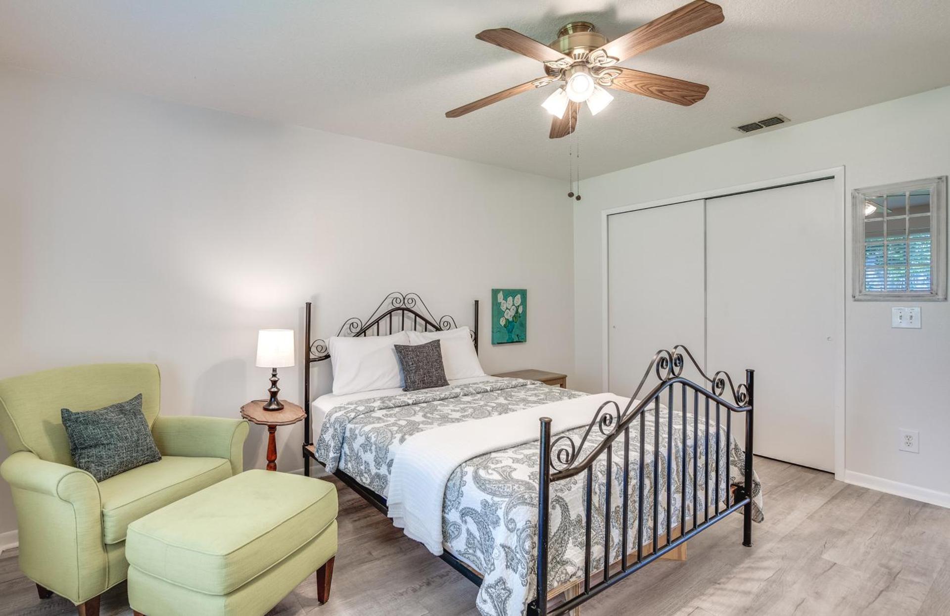 Heated Pool and 4-in-1 Grill Spring Hill Haven!