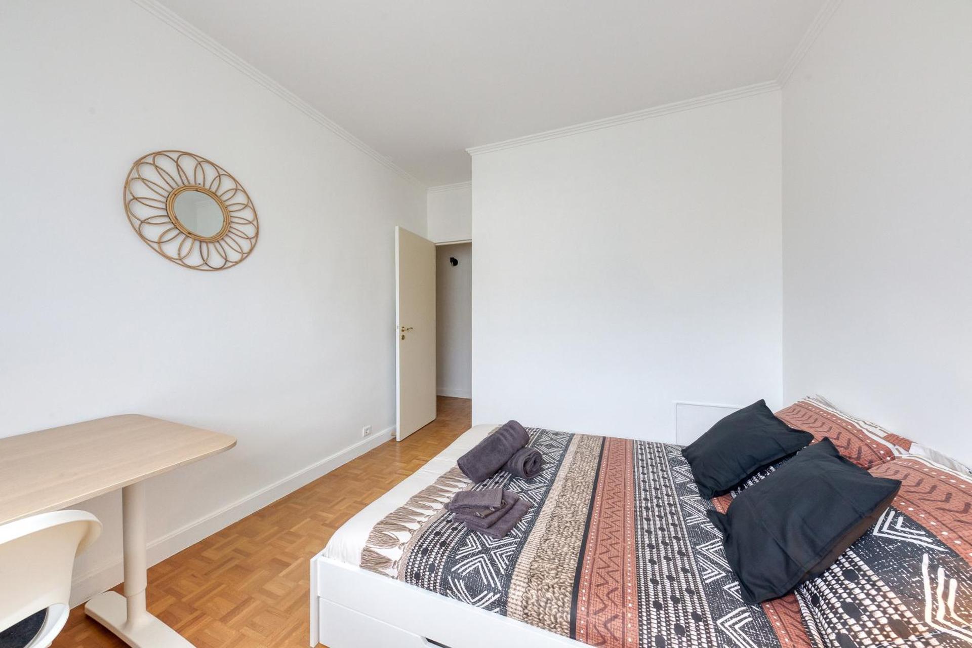 T3 10min from Orly airport and 5min from RER B