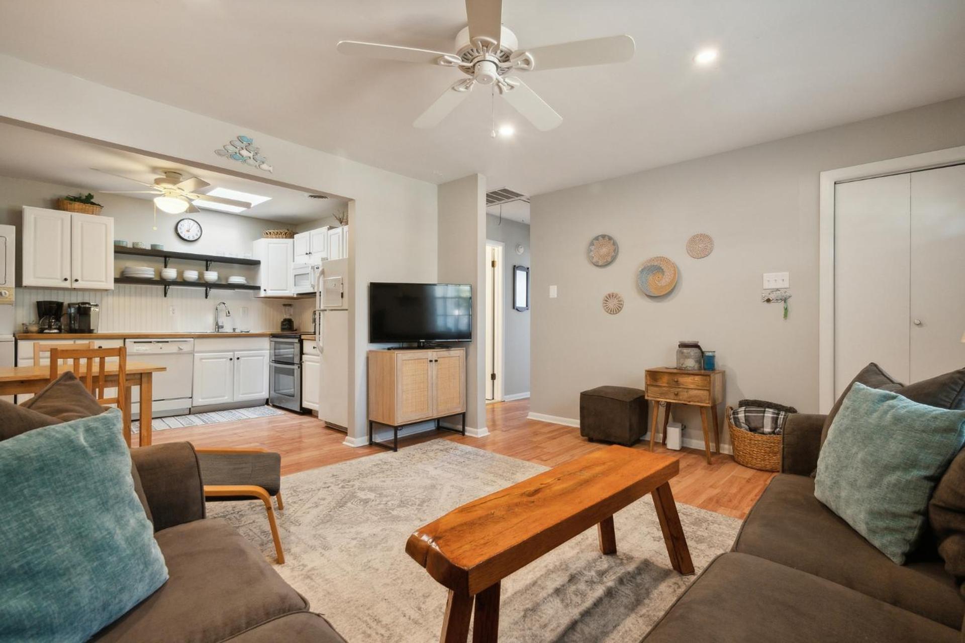 Cozy 2BR Condo - Beachside Bliss with Yard Space condo