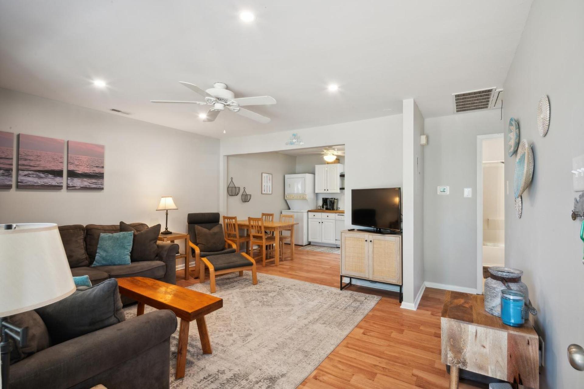 Cozy 2BR Condo - Beachside Bliss with Yard Space condo