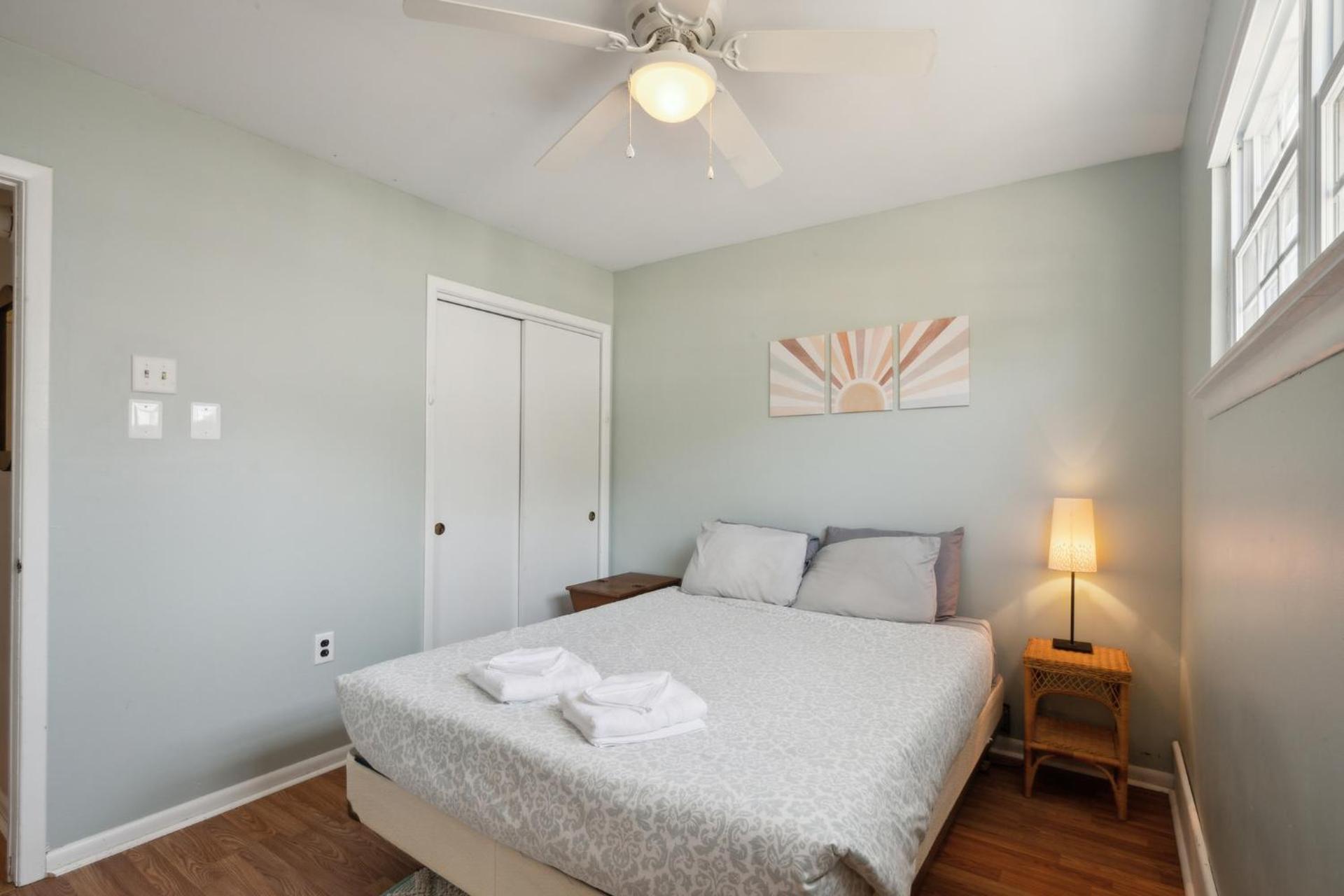 Cozy 2BR Condo - Beachside Bliss with Yard Space condo