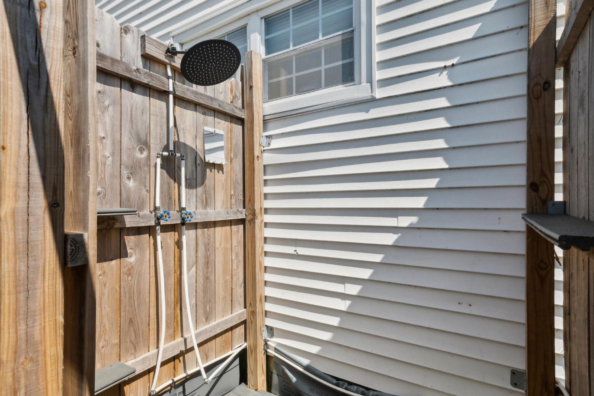 Cozy 2BR Condo - Beachside Bliss with Yard Space condo