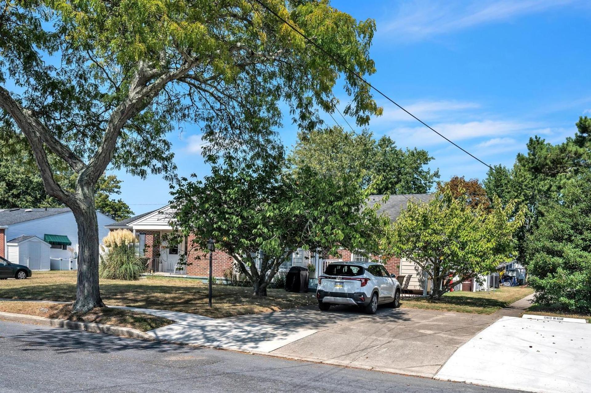 Cozy 2BR Condo - Beachside Bliss with Yard Space condo