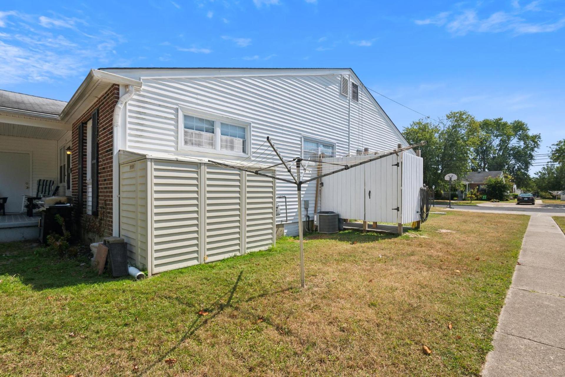 Cozy 2BR Condo - Beachside Bliss with Yard Space condo