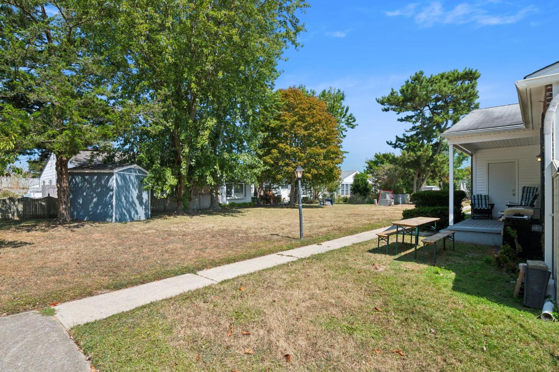 Cozy 2BR Condo - Beachside Bliss with Yard Space condo