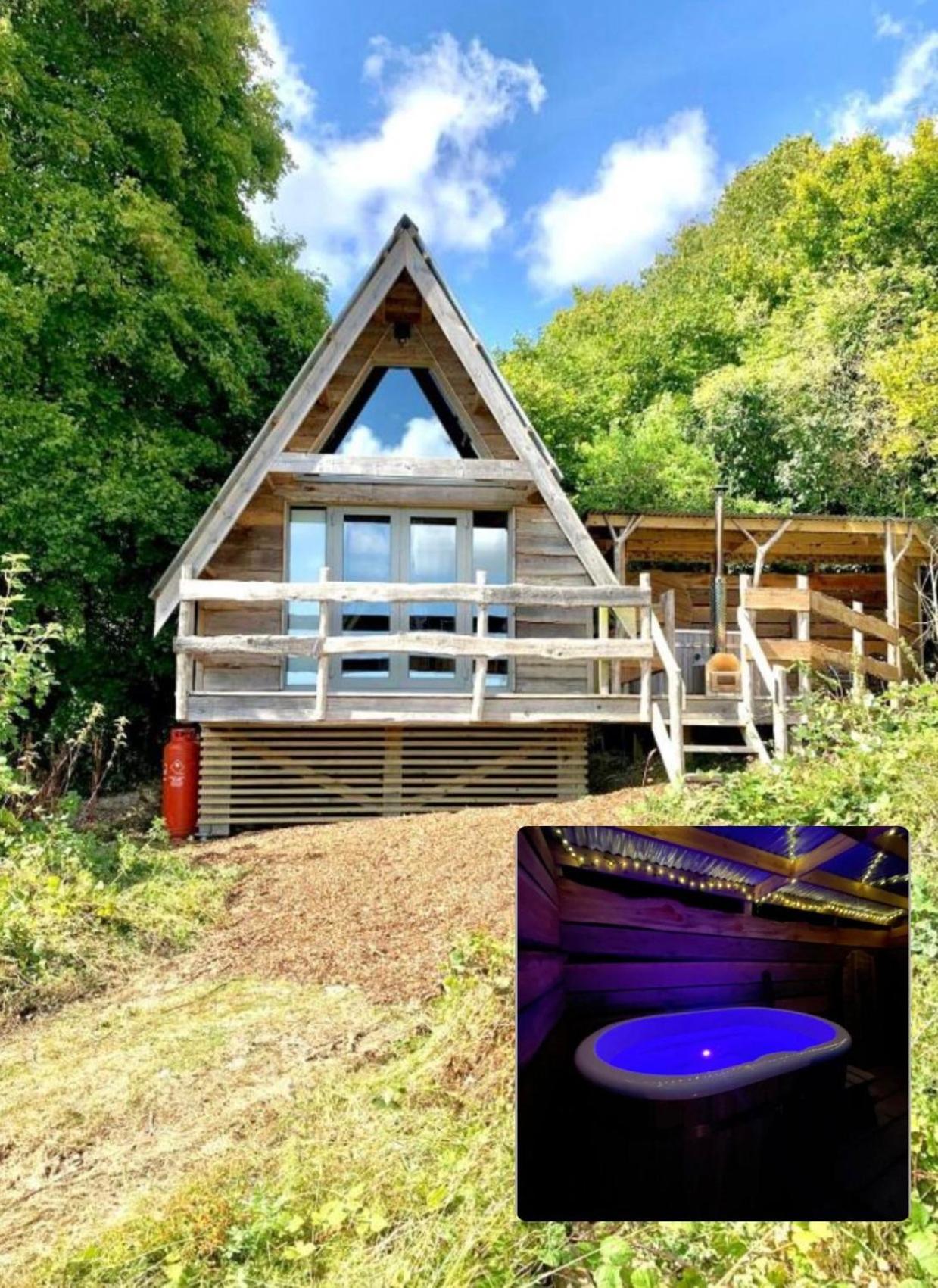 Sparrow Cabin Hot Tub