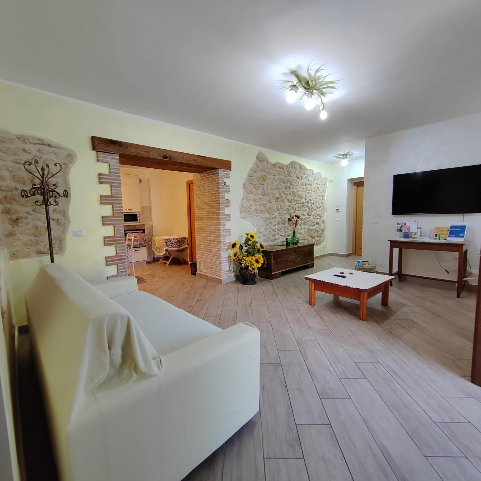 Communal lounge/ TV room