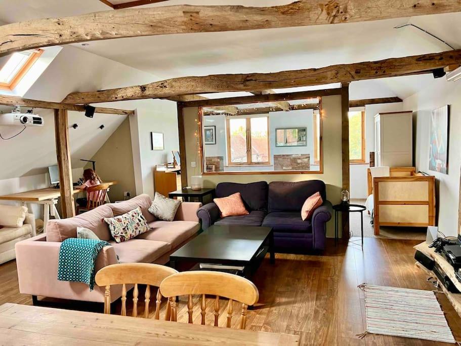 The Cart Loft - Private Apartment on farm in Rye