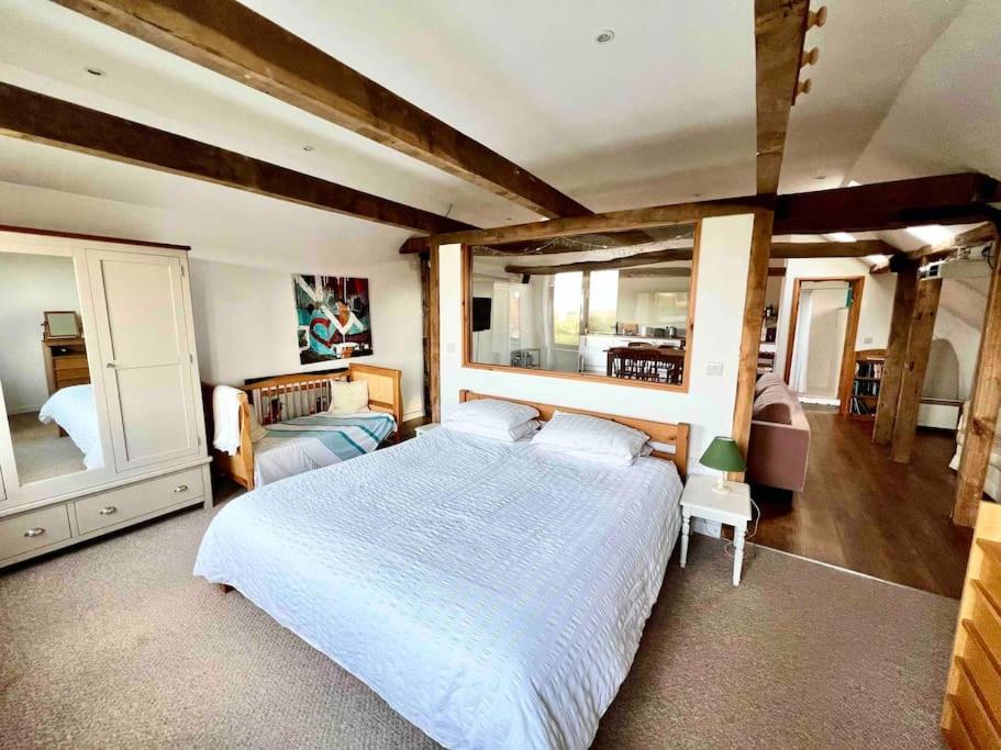 The Cart Loft - Private Apartment on farm in Rye