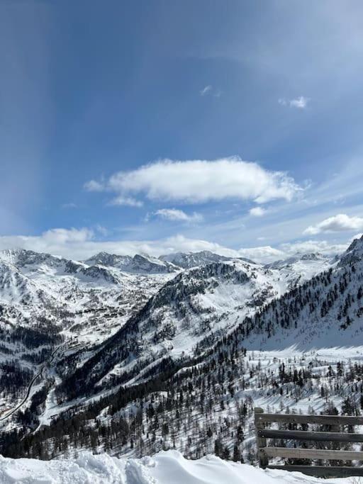 Baby Jane, Studio front de neige