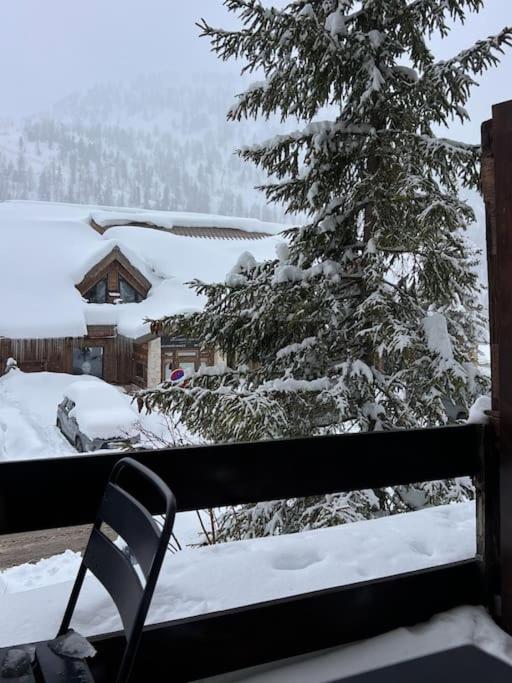 Baby Jane, Studio front de neige