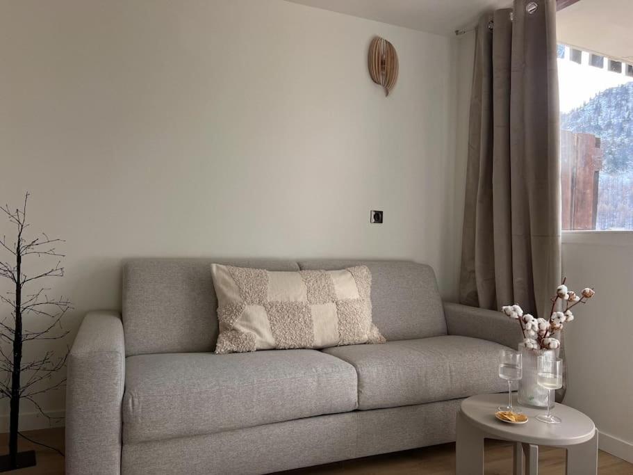 Baby Jane, Studio front de neige