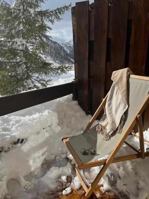 Baby Jane, Studio front de neige