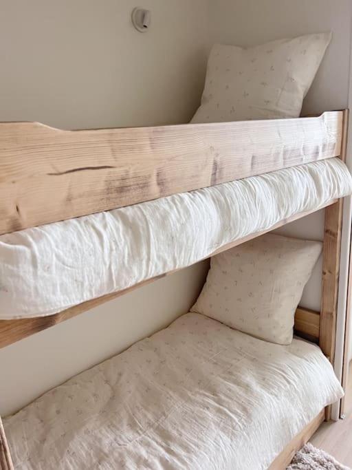 Baby Jane, Studio front de neige