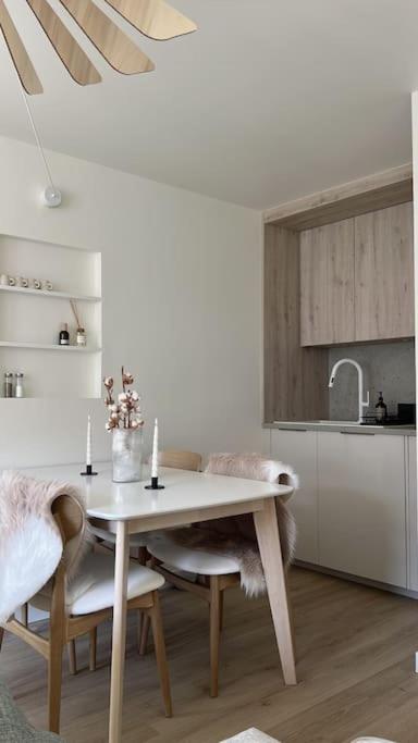 Baby Jane, Studio front de neige