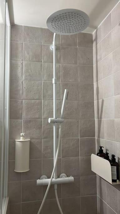 Baby Jane, Studio front de neige