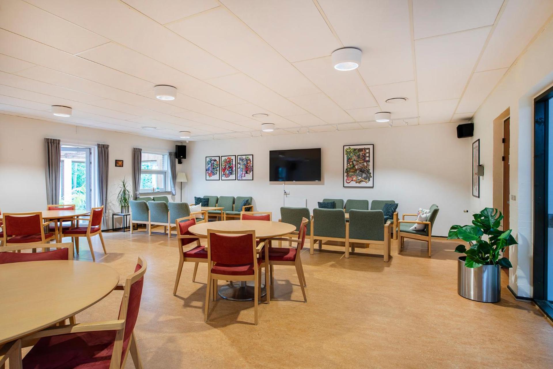 Communal lounge/ TV room