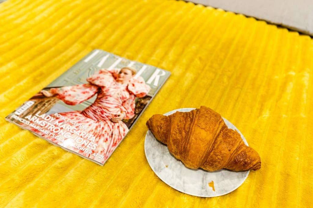 Elegant Apartment in The Heart Of Chelsea Sleeps 7