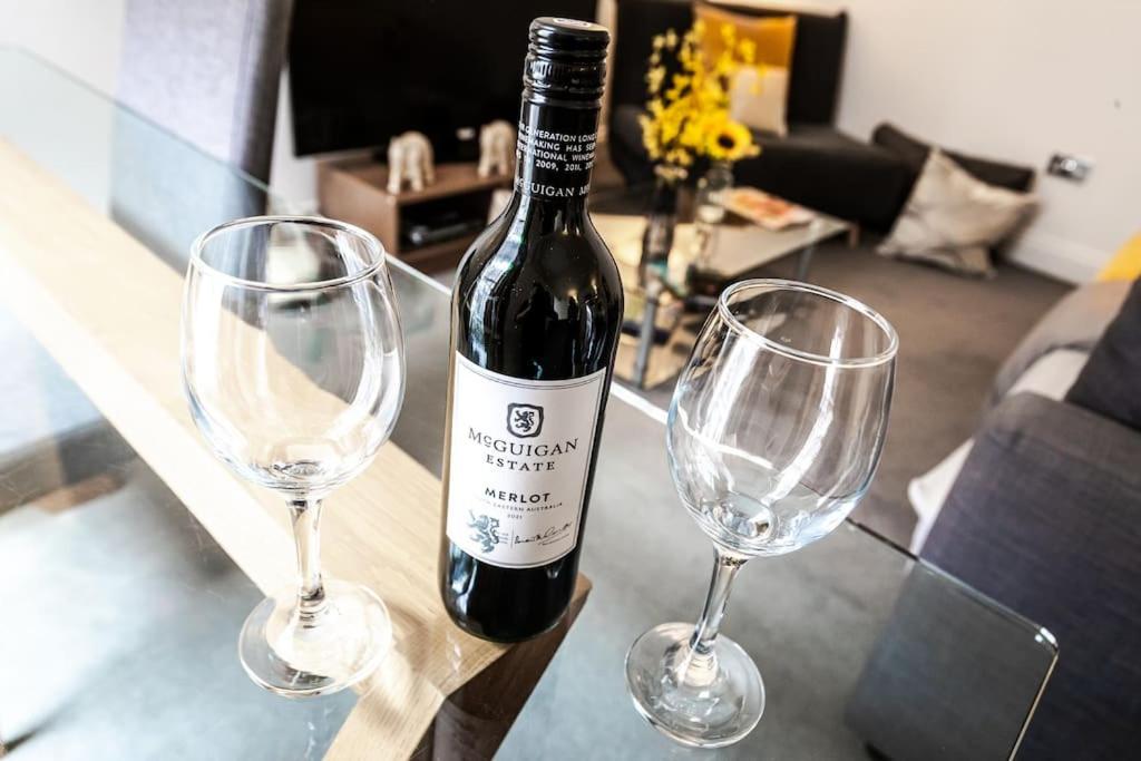 Elegant Apartment in The Heart Of Chelsea Sleeps 7