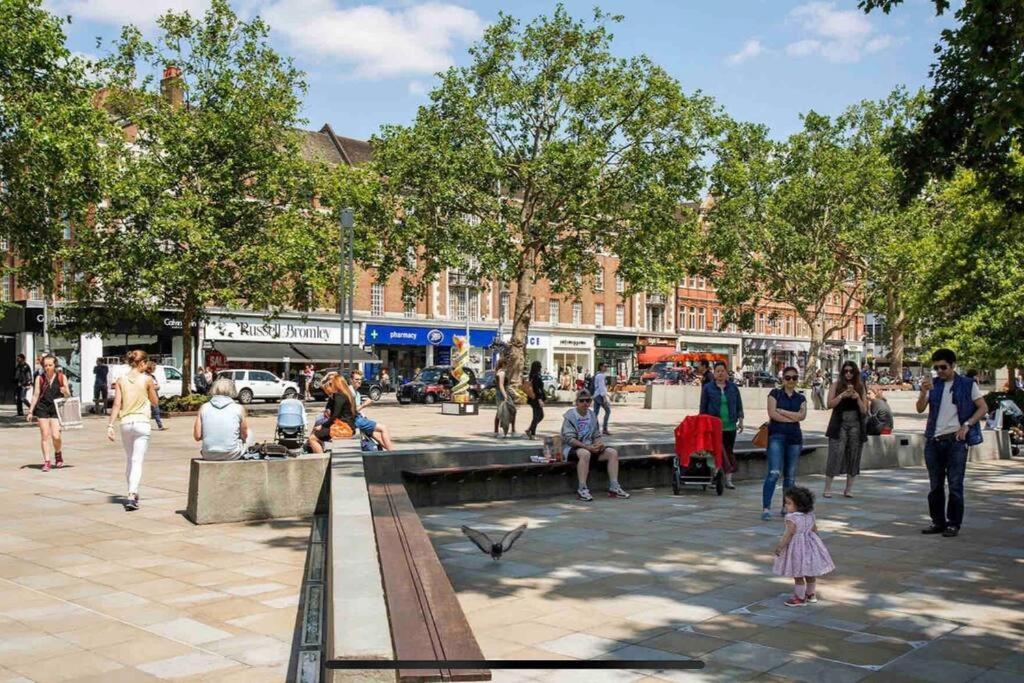 Elegant Apartment in The Heart Of Chelsea Sleeps 7