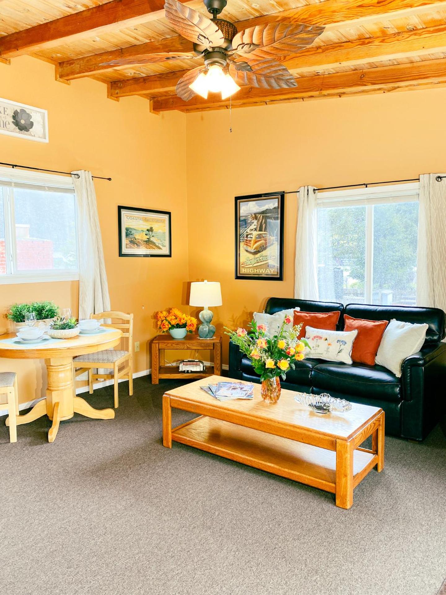 Riverview Cozy Home by the River