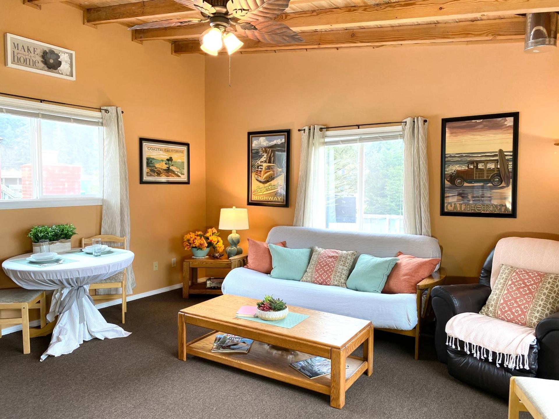 Riverview Cozy Home by the River