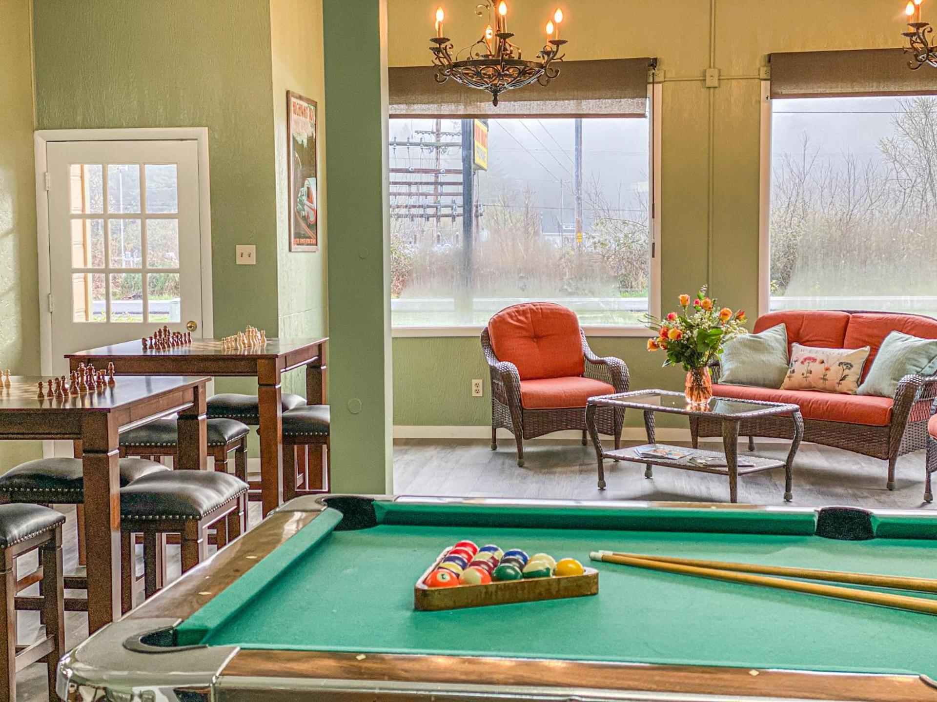 Riverview Cozy Home by the River