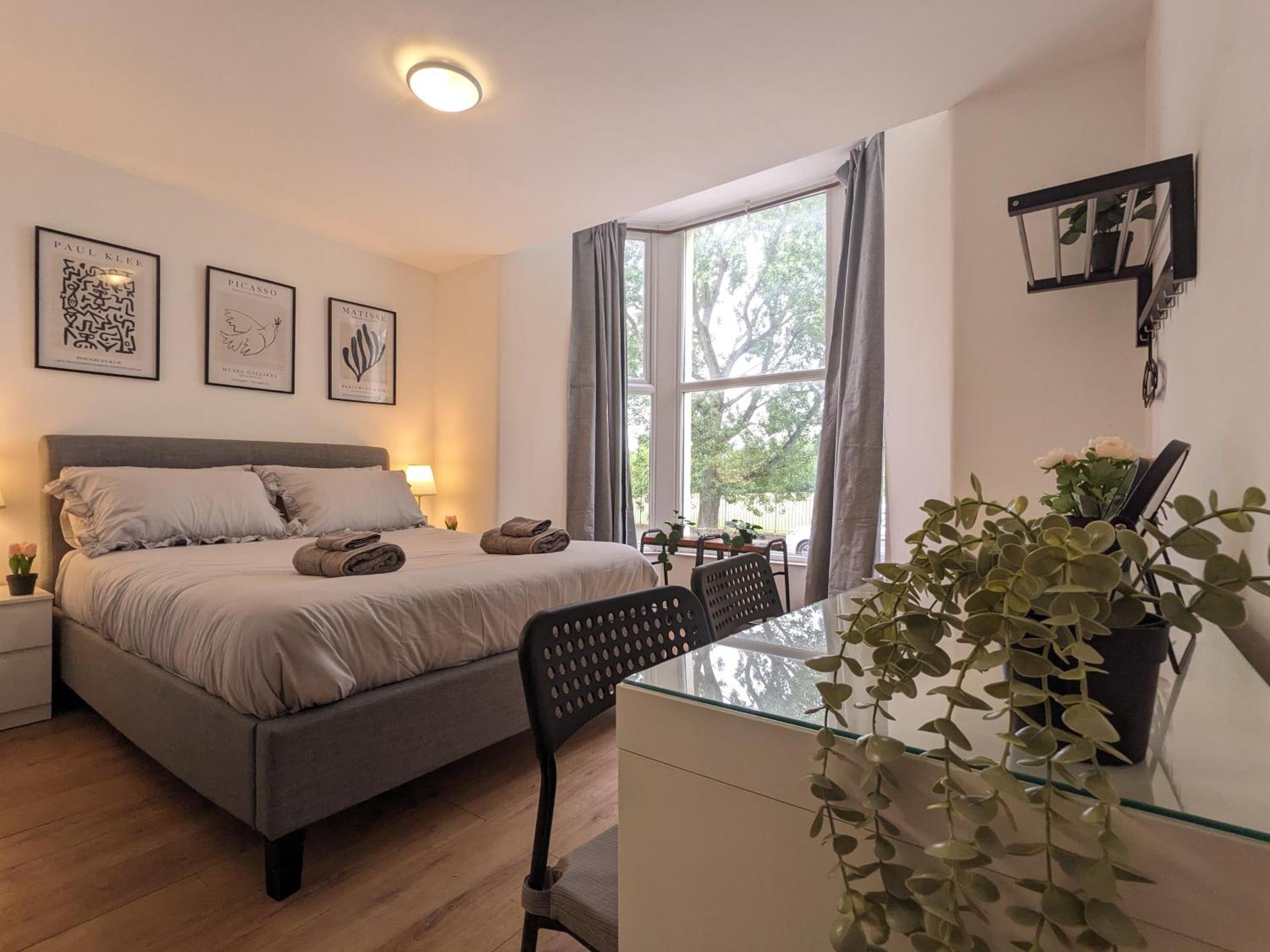 Room Near City Centre Private Bath Free Parking