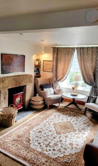 Stylish 2-BR cottage near Mousehole - garden and and parking