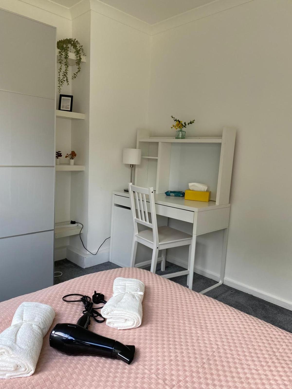 Charming Home on Abbey Road near Baker Street in Central London