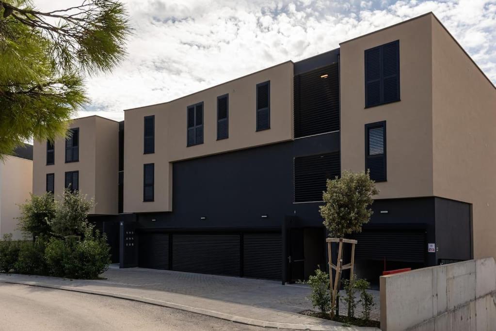 Luxury Two Bedroom Amari Apartment, Dubrovnik