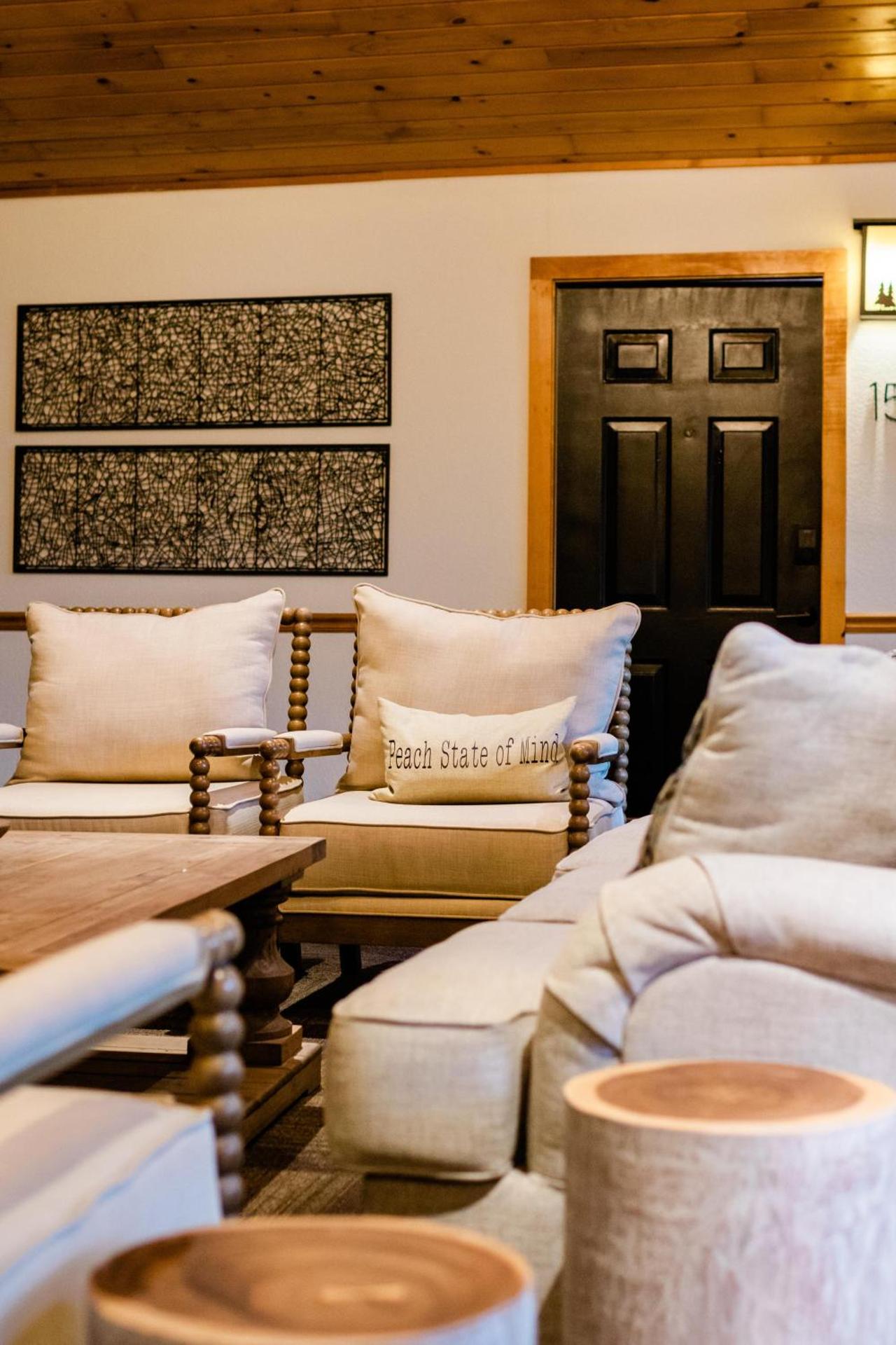 Communal lounge/ TV room